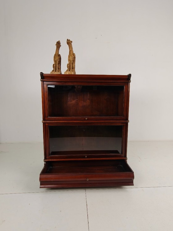 Image 1 of Libreria modulare Globe-Wernicke in mogano con cassetti sottostanti