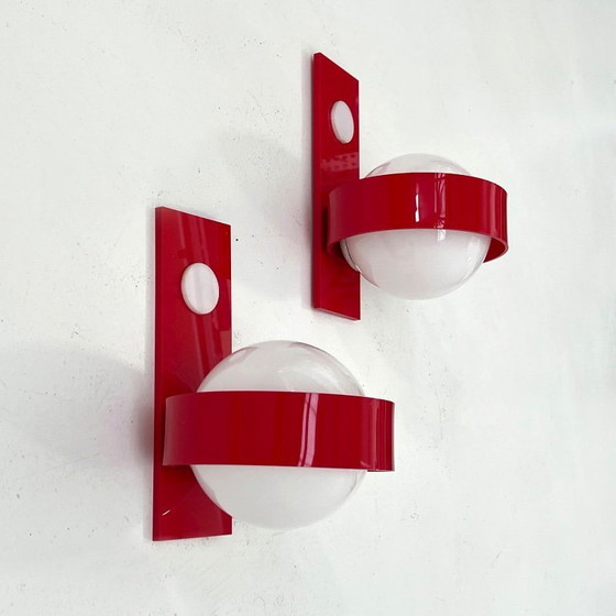 Image 1 of Coppia di lampade da parete in stile Space Age, rosse e bianche, in vetro e plastica, anni '70.