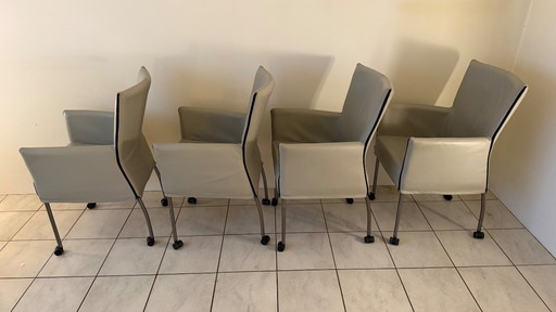 4 eetkamerstoelen, leer merk Goossens (met wieltjes)
