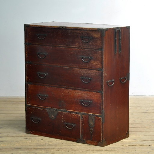 Cómoda japonesa Tansu, circa 1870.