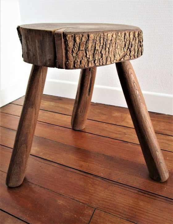 Image 1 of Dreibeiniger Hocker aus Holz französische Volkskunst