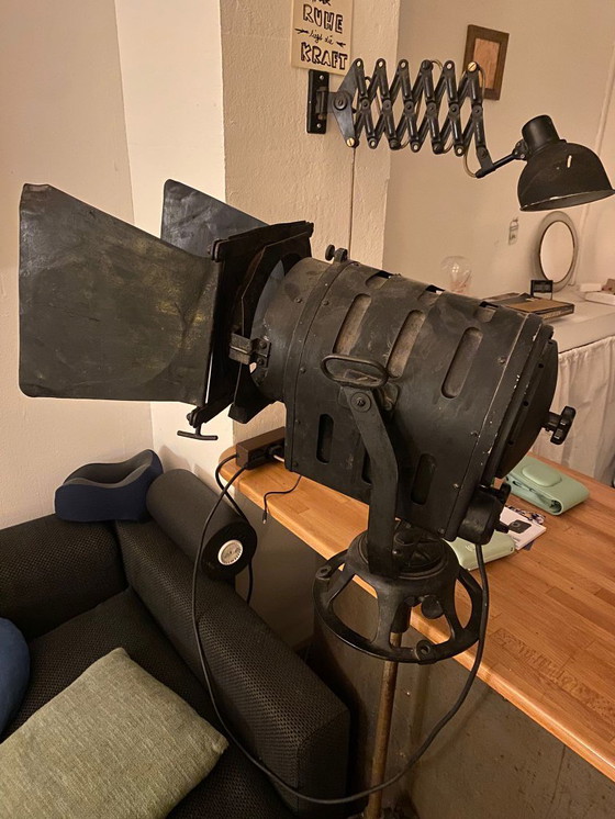 Image 1 of Foco de cine/teatro original de época (lugar de Fresnel); Fabricante: K. Weinert Berlín