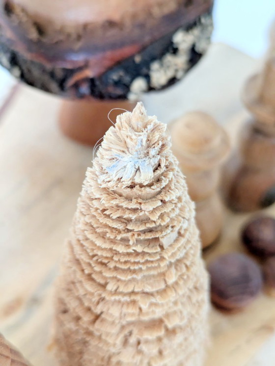 Image 1 of Vintage handgemaakte houten winterscène | Duitse Erzgebirge volkskunst