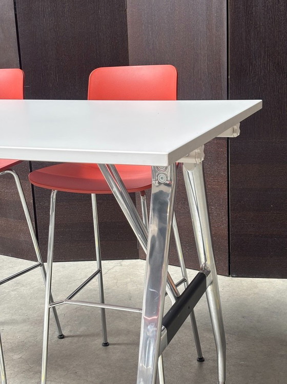 Image 1 of Vitra hoge tafel 160 cm