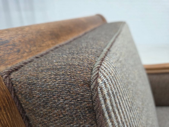 Image 1 of Années 1950, fauteuil danois, meuble en laine, bois de chêne massif sculpté.