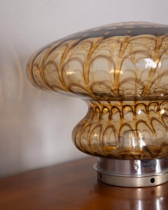 Image 1 of Lampada da tavolo vintage anni '70 in vetro di Murano color ambra, design italiano.