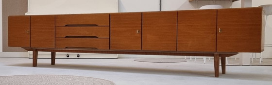Image 1 of Credenza bassa di metà secolo