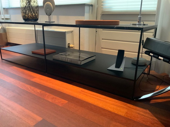 Minotti Site table Calder, Beistelltische, Marmor, Metall, Schwarz (Foto 4 von 5)