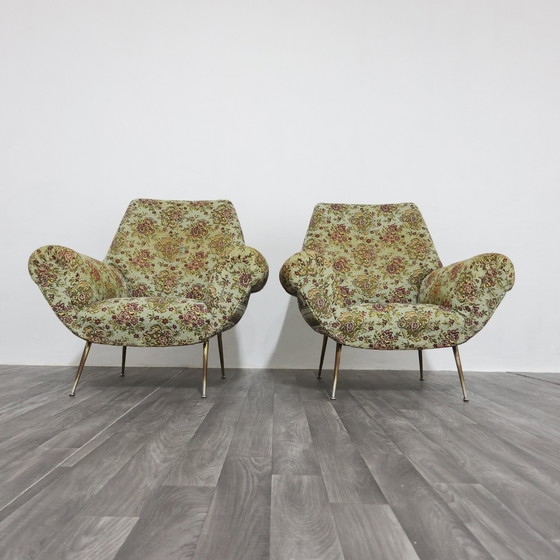 Image 1 of Gigi Radice para Minotti Par de sillones del modernismo de mediados de siglo de la década de 1950