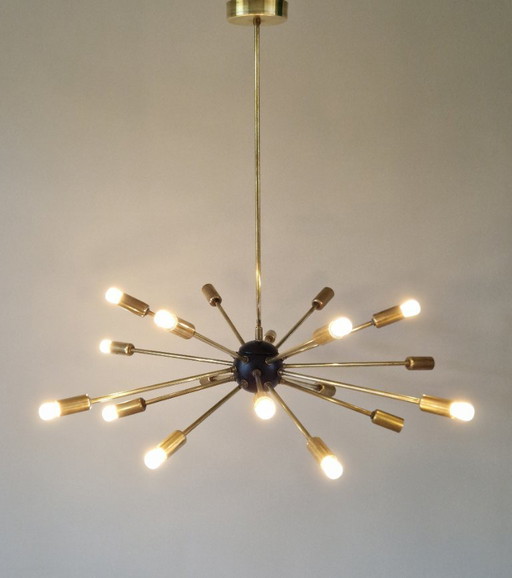 Vintage-Kronleuchter im Stilnovo-Stil, italienisches Mid-Century-Design, 1960er Jahre, Messing