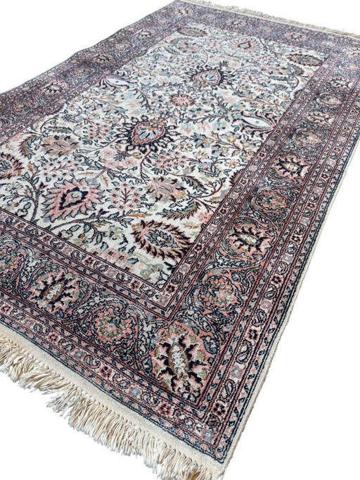 Hand-knotted Silk Ghoum rug 95x152cm