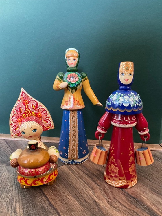Image 1 of Bambole russe in legno/figure popolari, dipinte a mano e firmate (vintage)