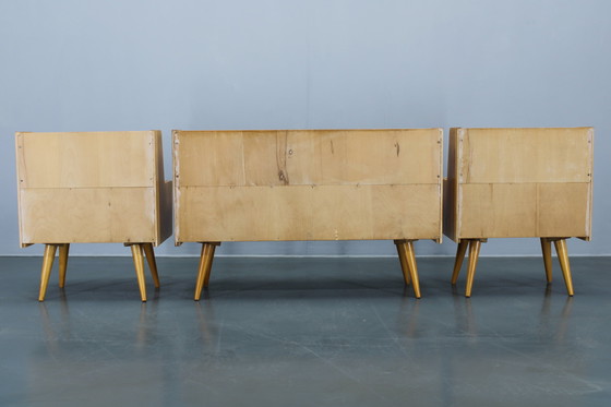 Image 1 of Nachtkastjes en ladekast met glazen legplank uit 1960, Tsjecho-Slowakije