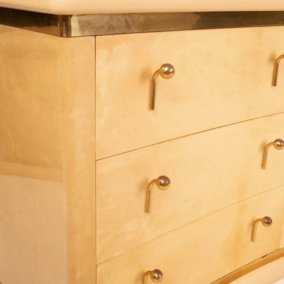 Luciano Frigerio Nettuno Credenza Curva in Pergamena per Frigerio di Desio 1970 – Cassettiere, Brass (photo 17 of 27)
