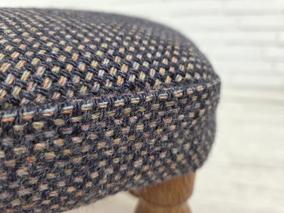 Image 1 of 1970er Hochlehner dänischer Sessel mit Fußhocker, Möbel Wollstoff, Eichenholz massiv