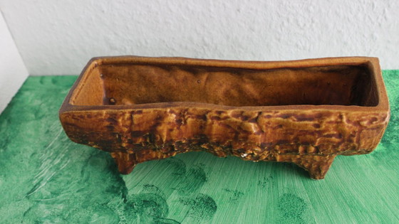 Image 1 of Jardinière vintage en forme de tronc d'arbre, en céramique de la manufacture Vetter.