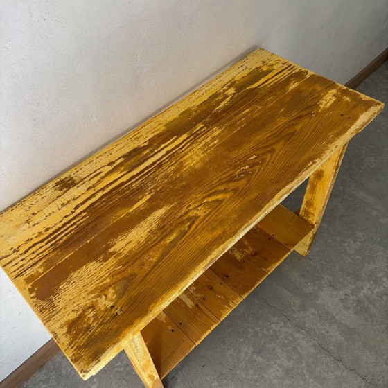 Image 1 of console en bois , patine jaune