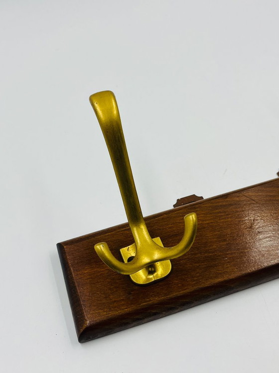 Appendiabiti da parete Mid-Century in ottone e legno, Marrone (foto 3 di 9)