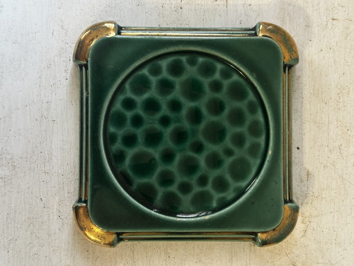 Posavasos Art Déco de cerámica esmaltada en verde y dorado moteado. – tafelaccessoires, Ceramic, Vintage