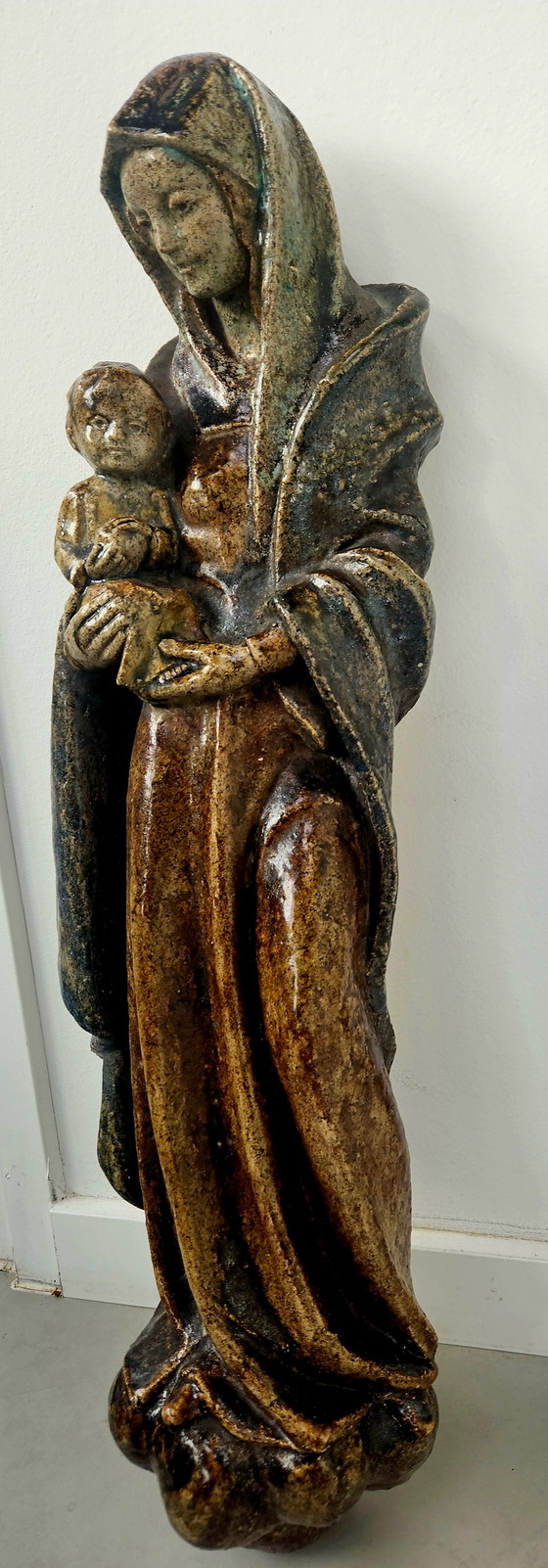 Image 1 of Ceramic statue of Mary wall model