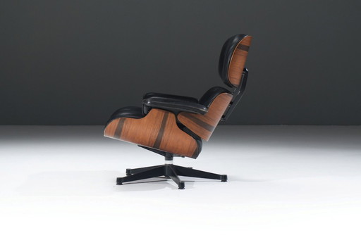 Eames Lounge Chair Rosewood van Charles & Ray Eames voor Vitra (Herman Miller)