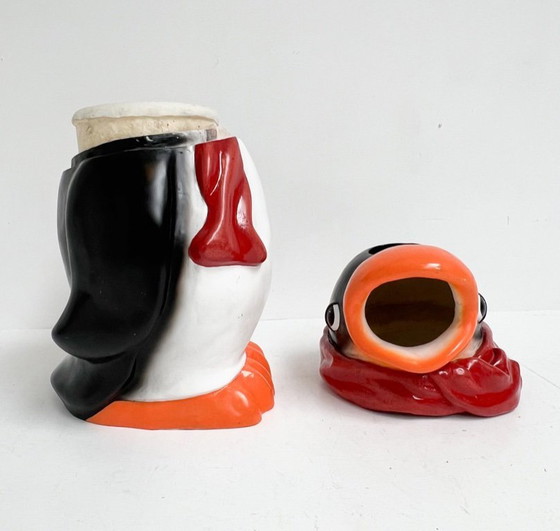 Image 1 of Prototipo di cestino per rifiuti a forma di pinguino