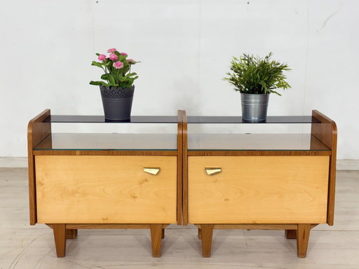 Set van 2 vintage nachtkastjes / bijzettafels – jaren 60
