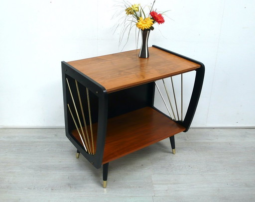 50s bijzettafel met plank walnoot + zwart, schuine poten, Rockabilly Mid Century