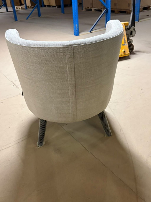 Beiger Loungesessel mit schwarzen Beinen – fauteuils, Wood
