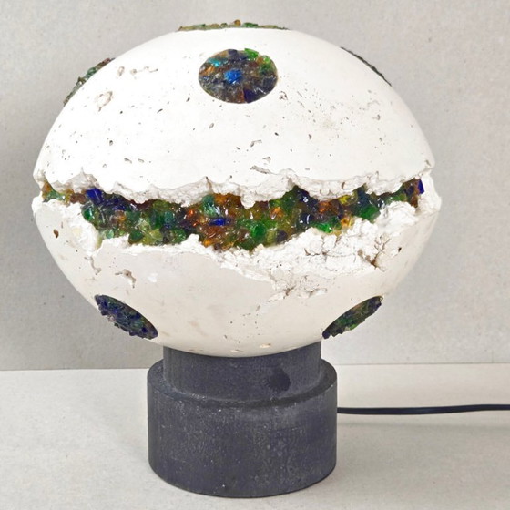 Image 1 of Vintage tafellamp uit de jaren 70 in de stijl van een ruimteschip met UFO's en planeten, gemaakt van gips en glas.