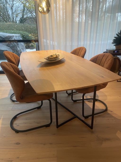 4 of 6 cognac nubuck MXSOFA stoelen EN eiken tafel in bootvorm 180