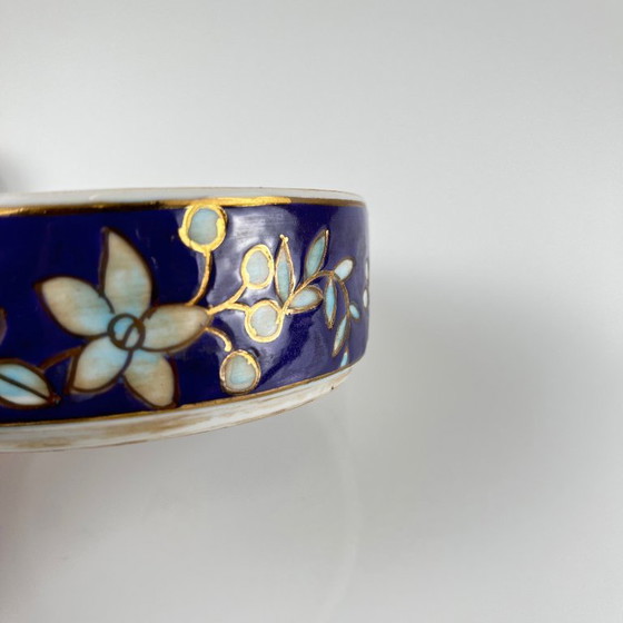 Image 1 of Chinese blue porcelain box with bird and flower motif, Guangxu style, 20th century