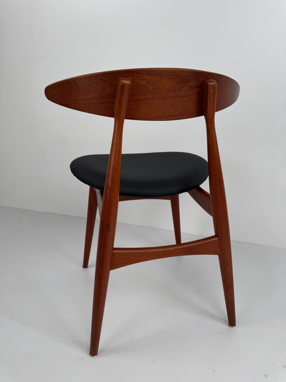 Image 1 of Set van 4 CH33 eetkamerstoelen, Hans J. Wegner, Denemarken, jaren 1950