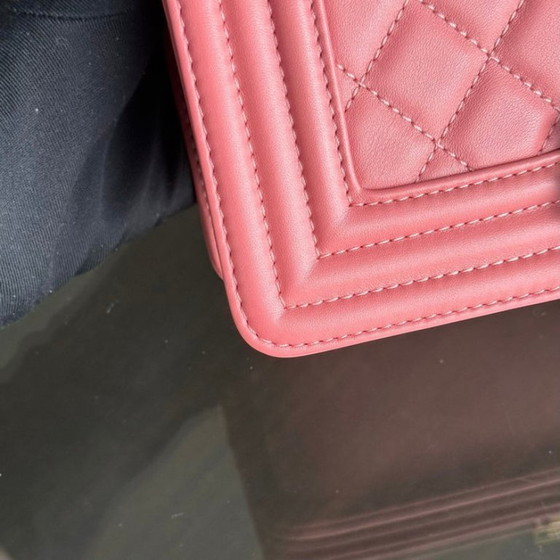 Image 1 of Chanel Boy Small – 20 cm, gestepptes Kalbsleder, roségoldene Beschläge, Serie 28