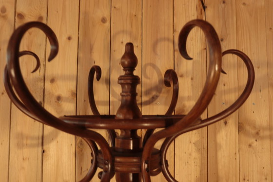 Image 1 of Perchero Parrot n.º 2 de Fischel no Thonet