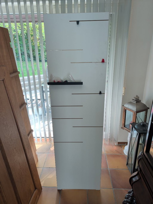 Tojo Angeber Garderobe