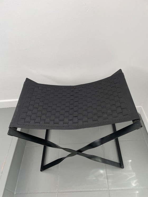 Image 1 of Tabouret haut pliant / taburette en métal et cuir tressé
