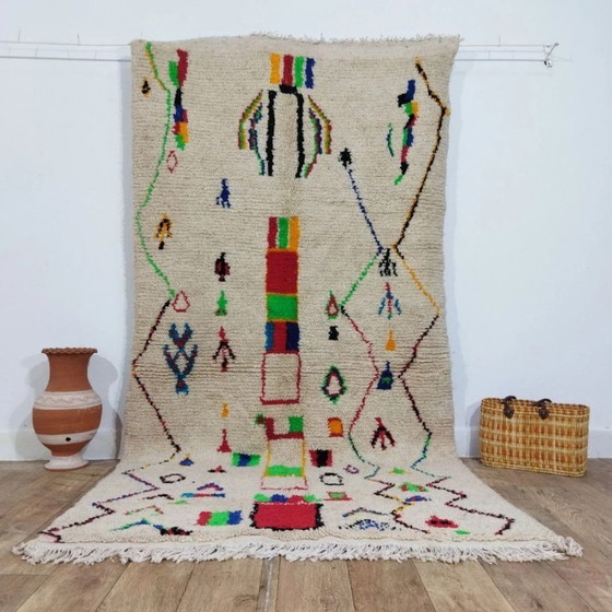 Image 1 of Azilal Berber-kleed, uniek exemplaar – handgeweven van natuurlijke wol (250 × 135 cm)