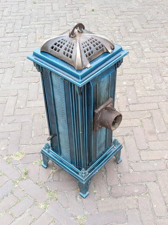 Rare Art Deco 'Skyscraper' Tower Stove by Fobrux – Majolica Blue (c. 1930) – Les Fonderies Bruxelloises (photo 5 of 18)