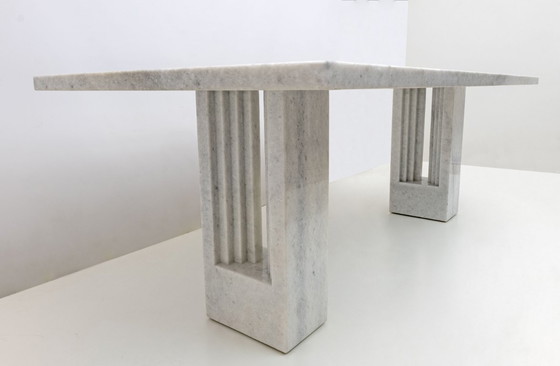 Image 1 of 'Delfi' marmeren eettafel van Marcel Breuer en Carlo Scarpa voor Gavina, Italië