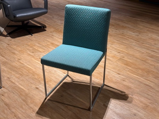 Correr y apuntar y establecer – Harvink, Sillas de comedor, Textile, Plastic (photo 6 of 8)