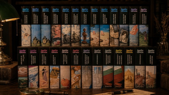 Ensemble de Livres Agatha Christie | 21 volumes | 004 – Objets déco, Paper (photo 6 of 6)