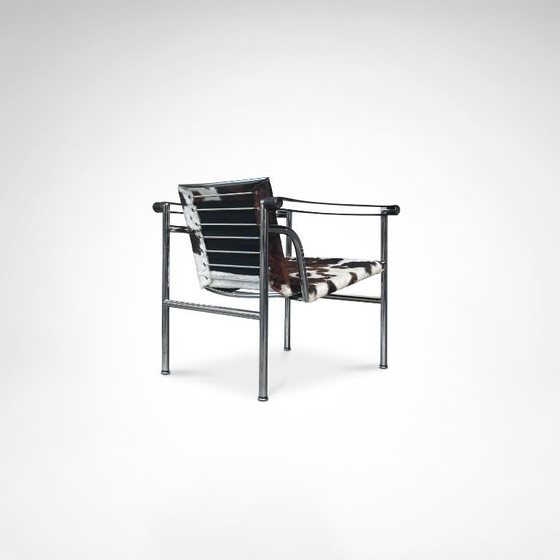 Image 1 of LC1 fauteuil van ponyhuid, ontworpen door Le Corbusier e.a. voor Cassina, jaren 80.