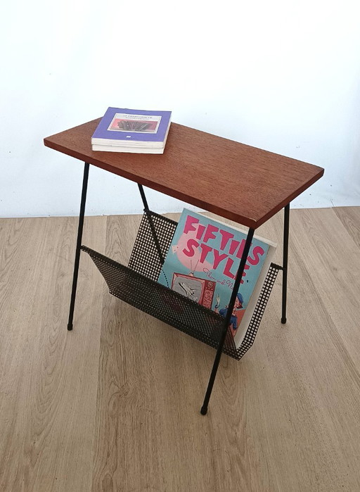 Pilastro Side table with reading tray