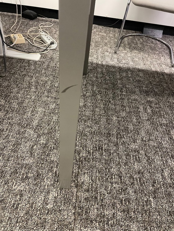 Image 1 of Design eettafel (less van Jean Nouvel voor Molteni)