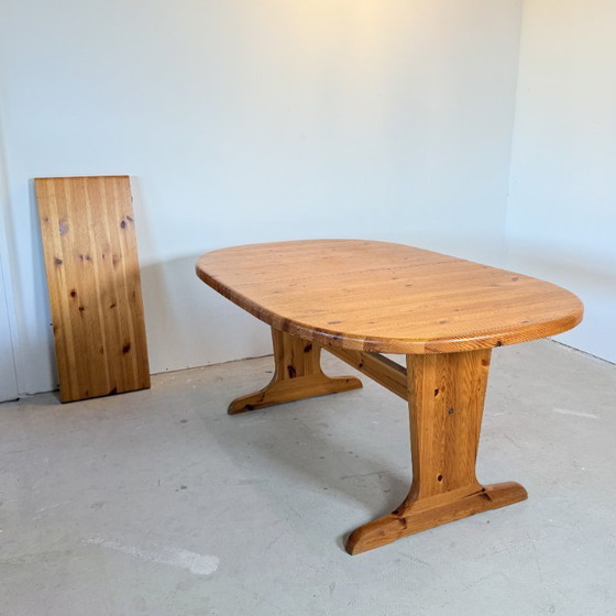 Image 1 of Vintage ovaal grenen tafel met verlengbaar blad