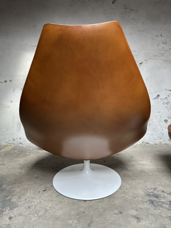 Image 1 of Fauteuil lounge Artifort F588 original avec repose-pieds