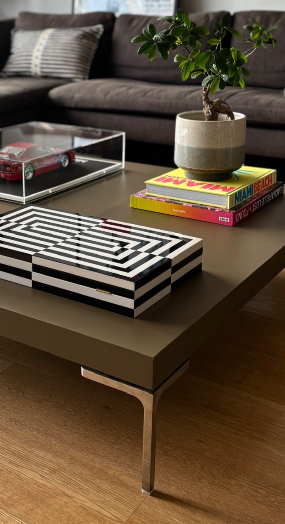 B&B Italia Maxaltoチャールズ　センターテーブル B&B Italia Maxaltoチャールズ センターテーブル 中古品】B&B ITALIA