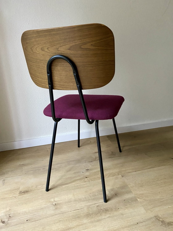 Sedia Vintage Mid-Century, Rivestita di fresco con 100% Feltro di Lana, Sedie da pranzo, Metallo, Viola (foto 4 di 10)