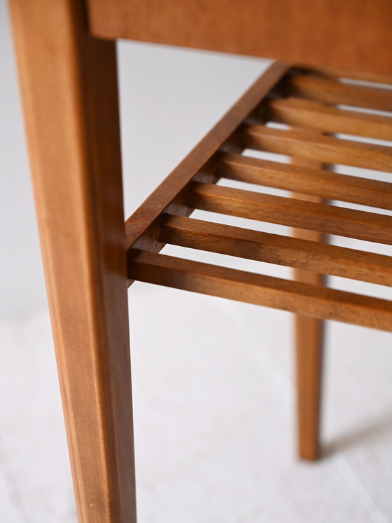 Image 1 of Comodino scandinavo vintage in teak con ripiano a doghe